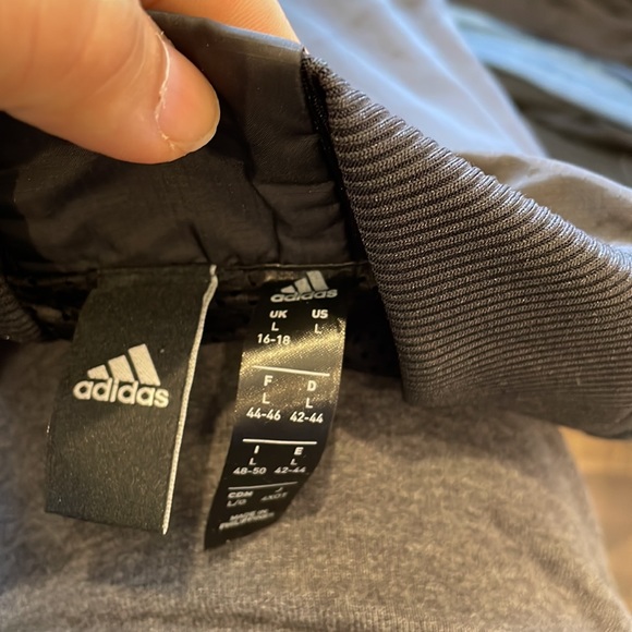 Adidas Athletic Vest Size L - Picture 3 of 5